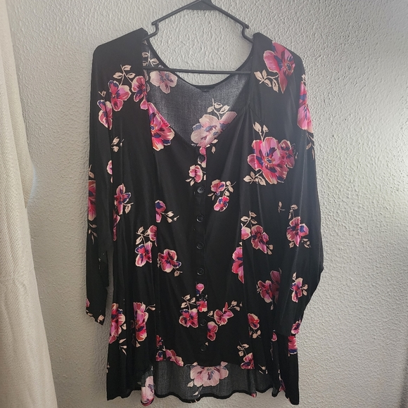 Torrid size 2 floral Blouse - Picture 1 of 1